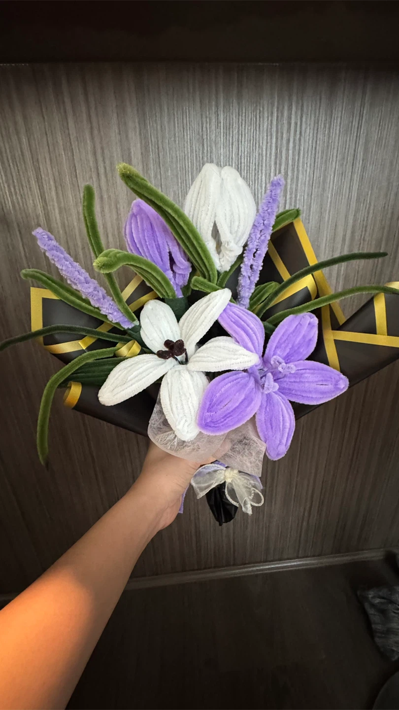 Handmade Pipe Cleaner Flower Bouquet - photo 2
