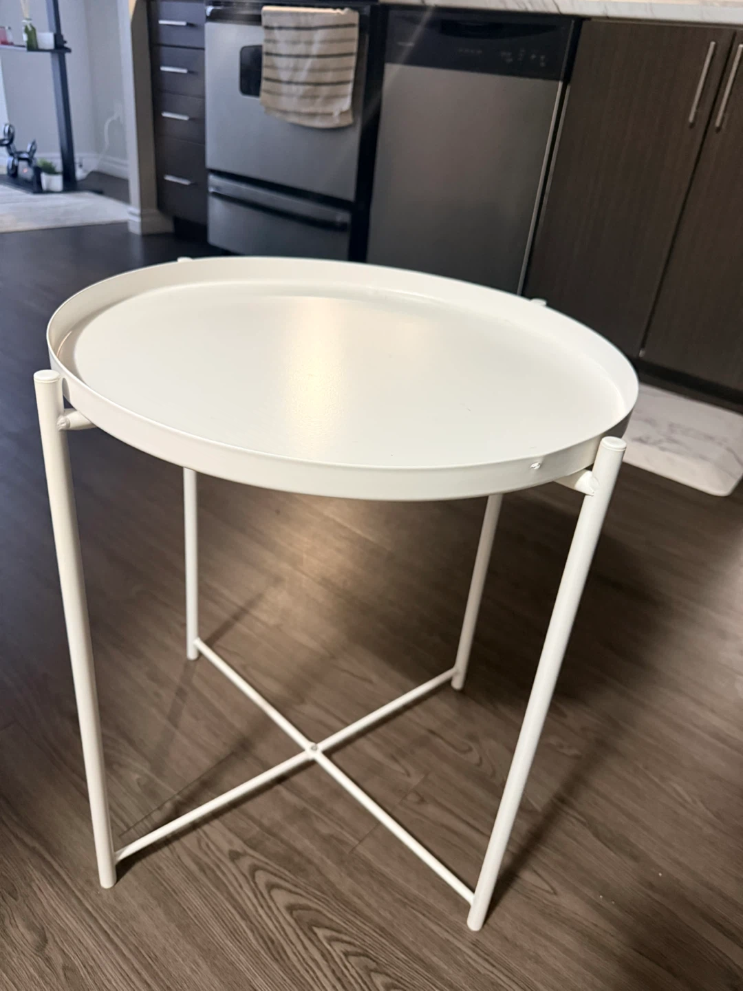 White Metal Side Table - photo 2