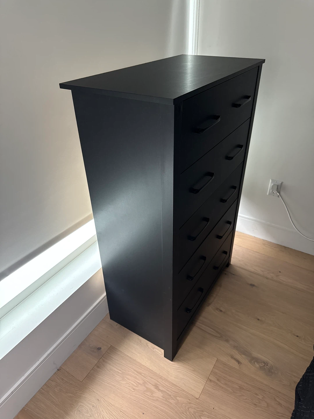 Walter Black 5-Drawer Dresser - photo 2
