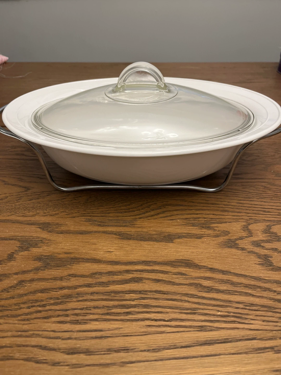White Oval Casserole Dish with Glass Lid and Stand - photo 2