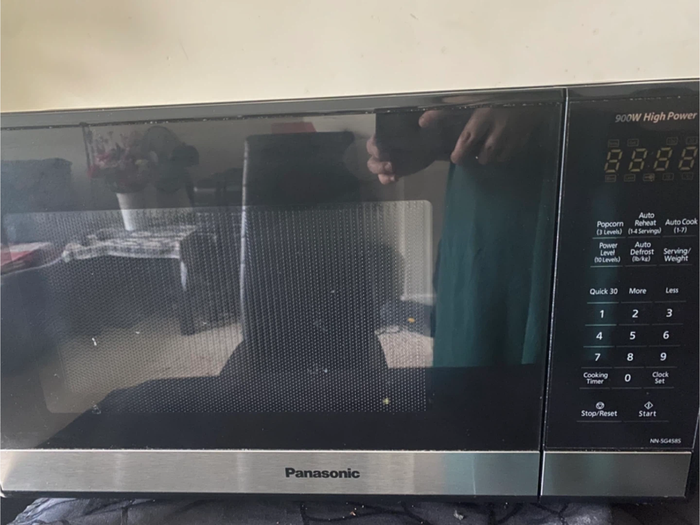 Panasonic Microwave - photo 2
