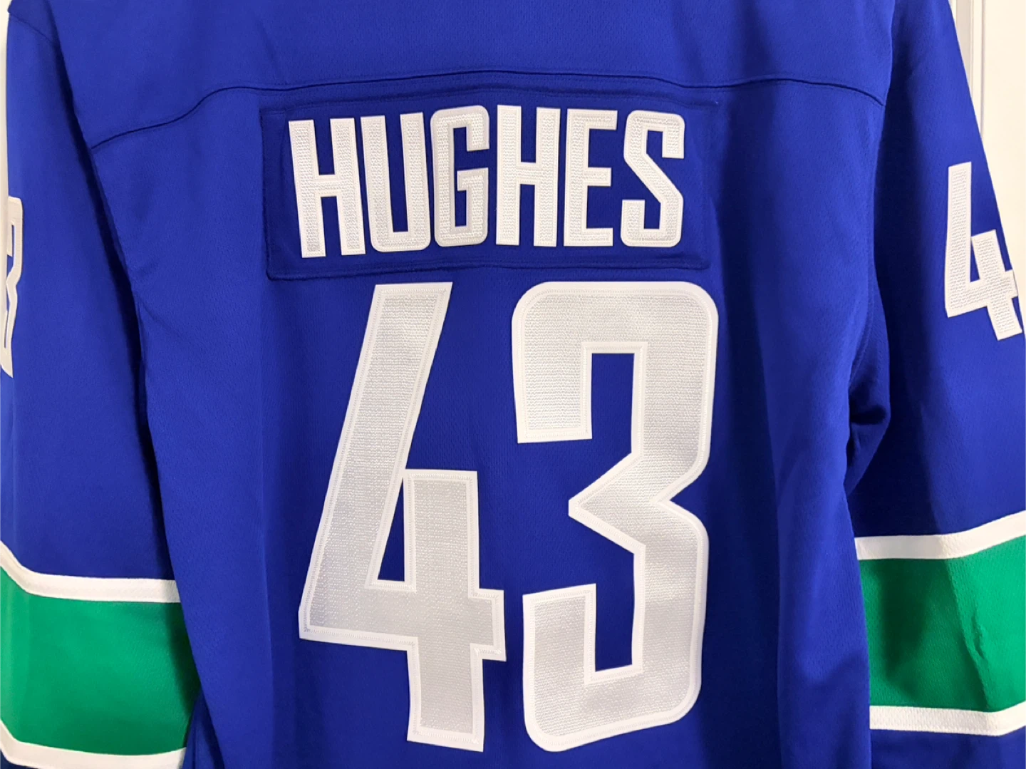 BNWT Authentic Fanatics Vancouver Canucks Quinn Hughes Jersey - photo 2
