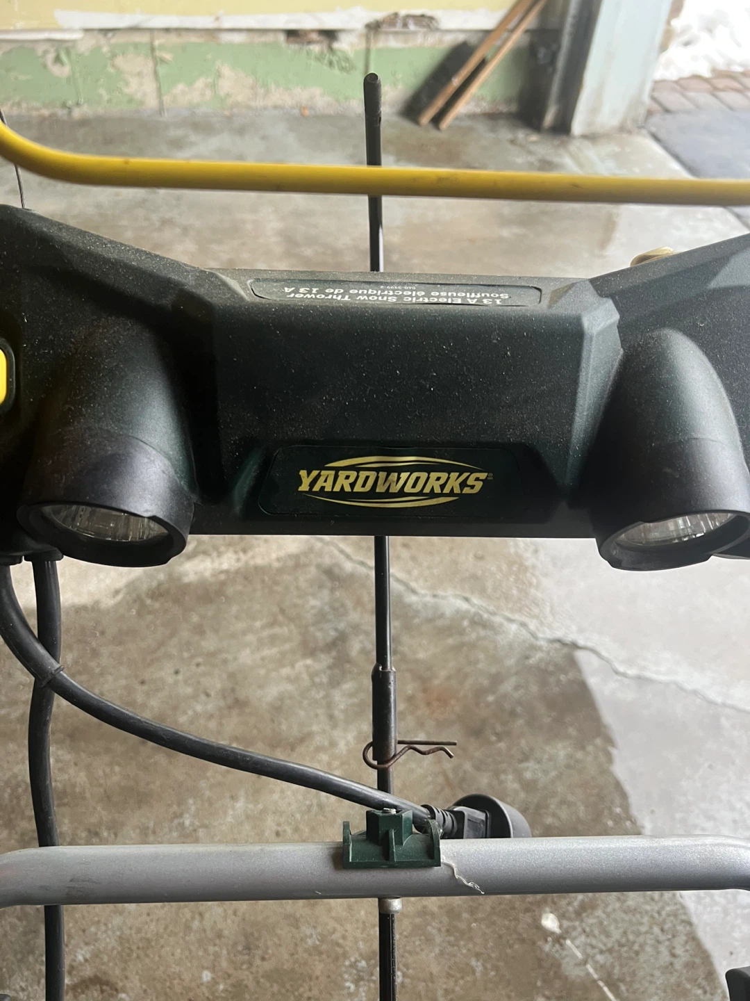 Yardworks 13A Electric Snow Thrower 20" - photo 4