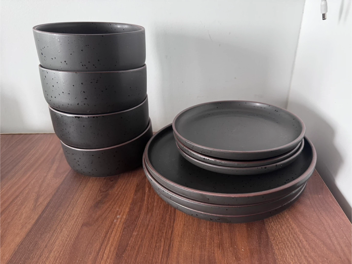 Set of 4 Dark Grey Speckled Dinner Plates & 4 Bowls