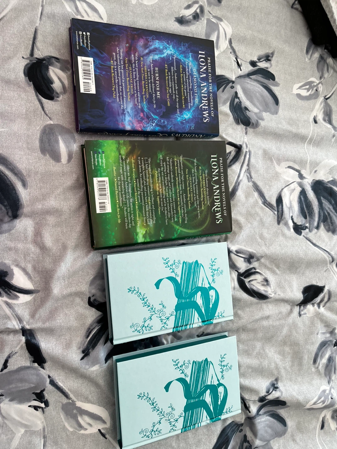 Ilona Andrews & Julia Quinn Books - photo 2