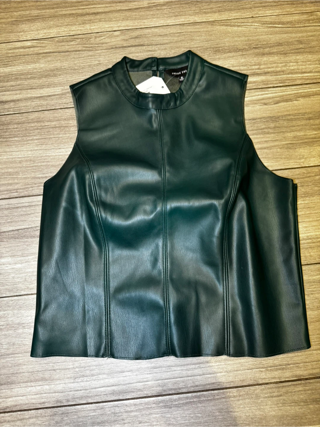 🥕 Naked Zebra Women's Green Faux Leather Sleeveless Top Size S