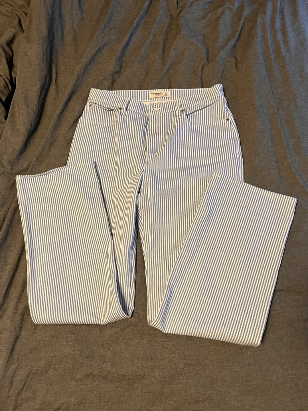 Abercrombie & Fitch the ‘90s relaxed Jean, high rise, 31/12L