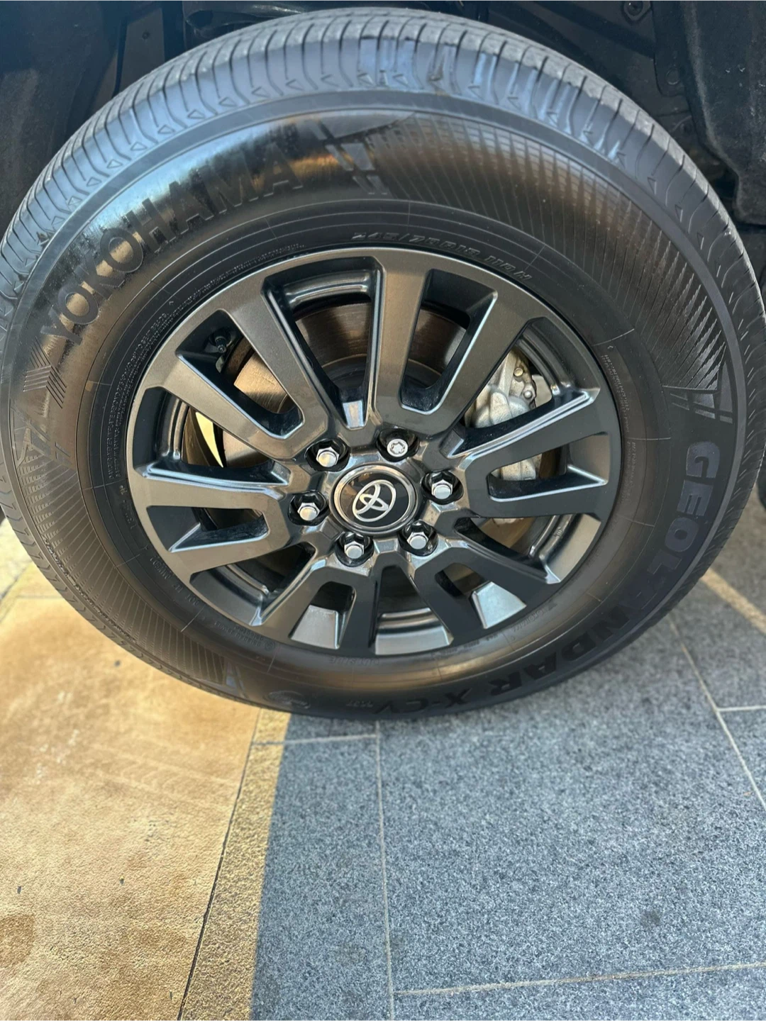 Yokohama Geolandar 245/70R18 Tires (Set of 4)