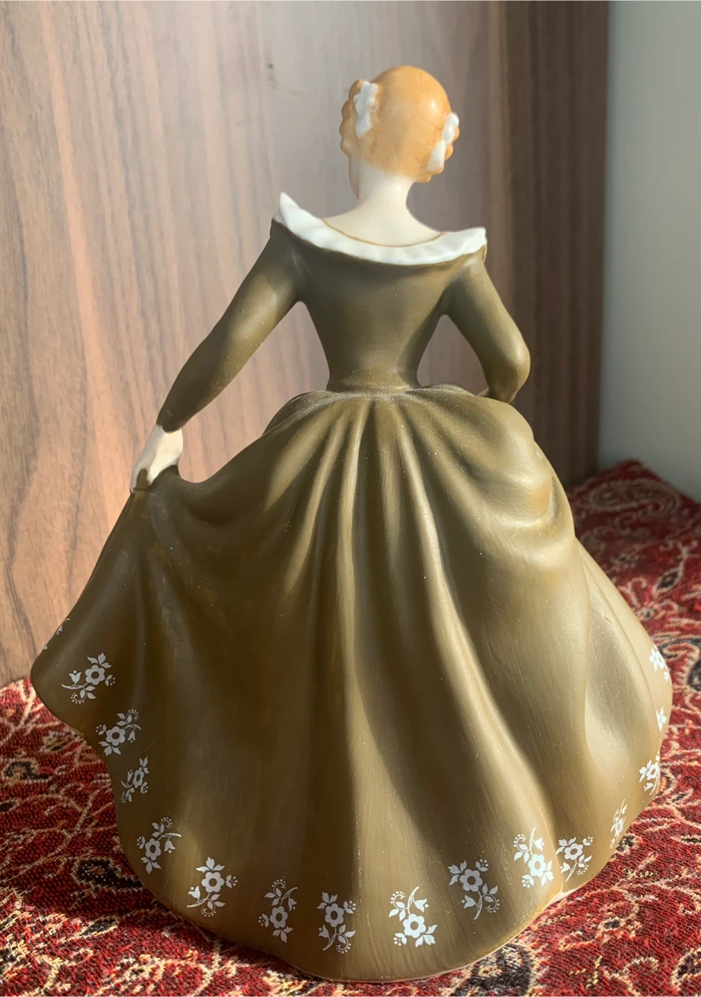 Royal Doulton Geraldine HN2348 Figurine - photo 2