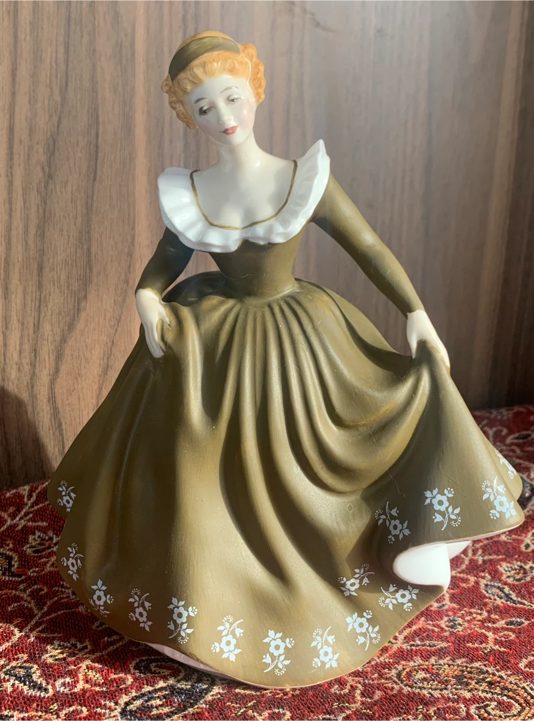 Royal Doulton Geraldine HN2348 Figurine - photo 3