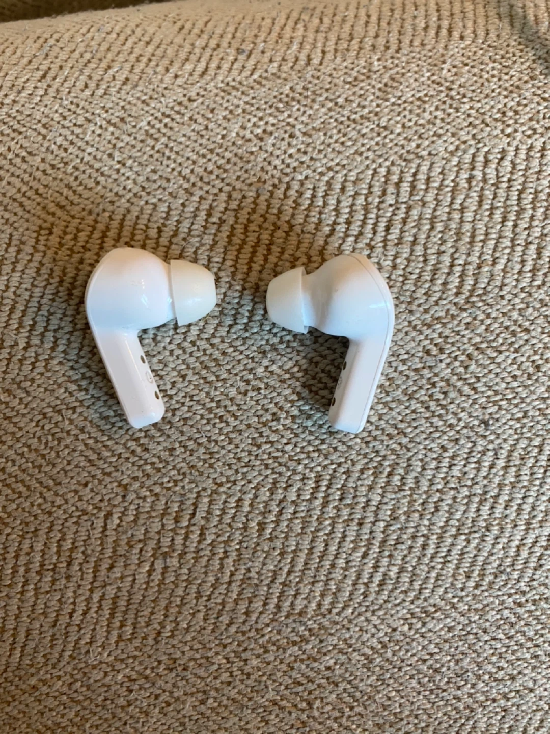 White Wireless Earbuds - photo 3
