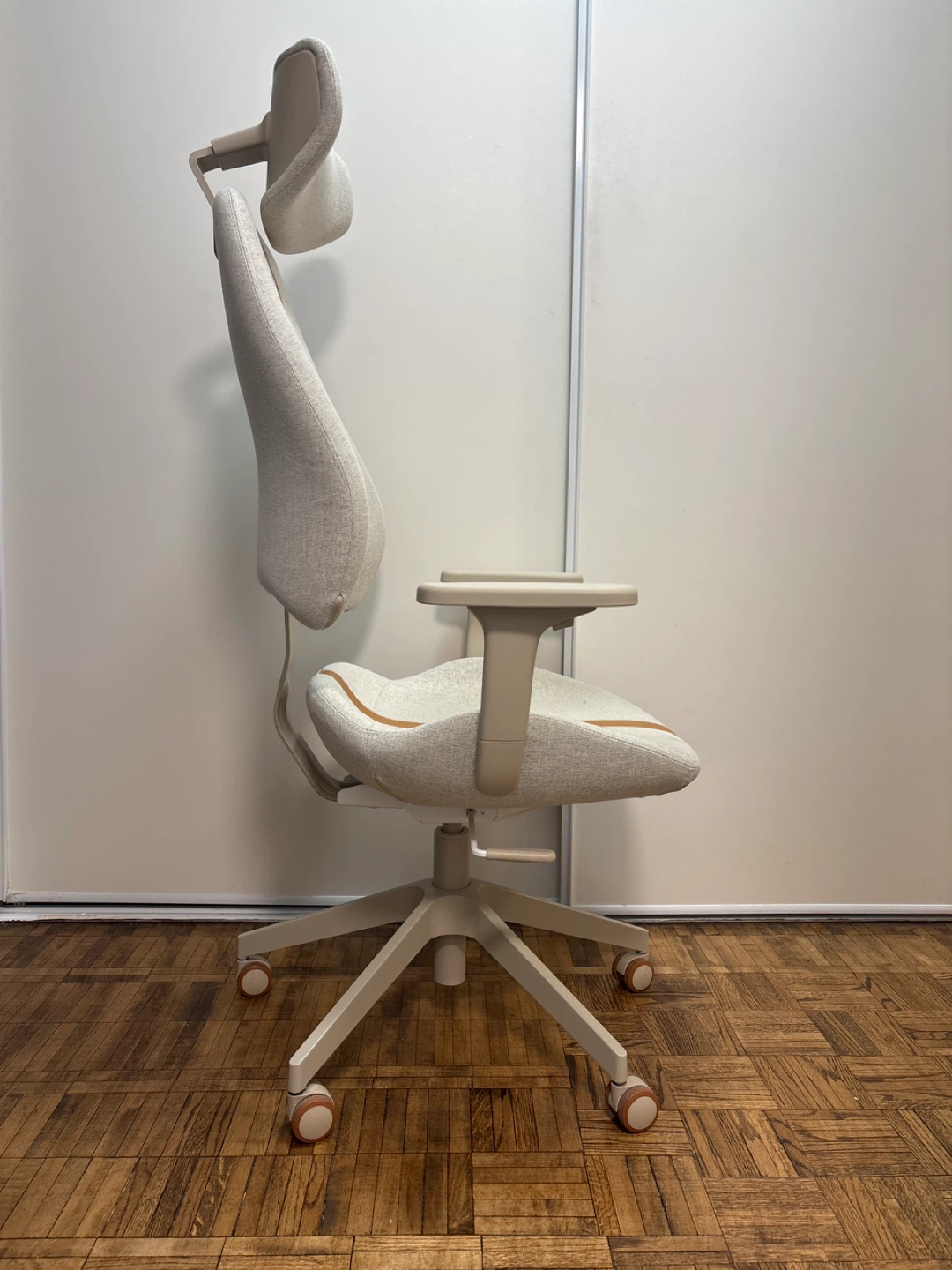 Ergonomic Office/ Gaming  Chair - photo 2