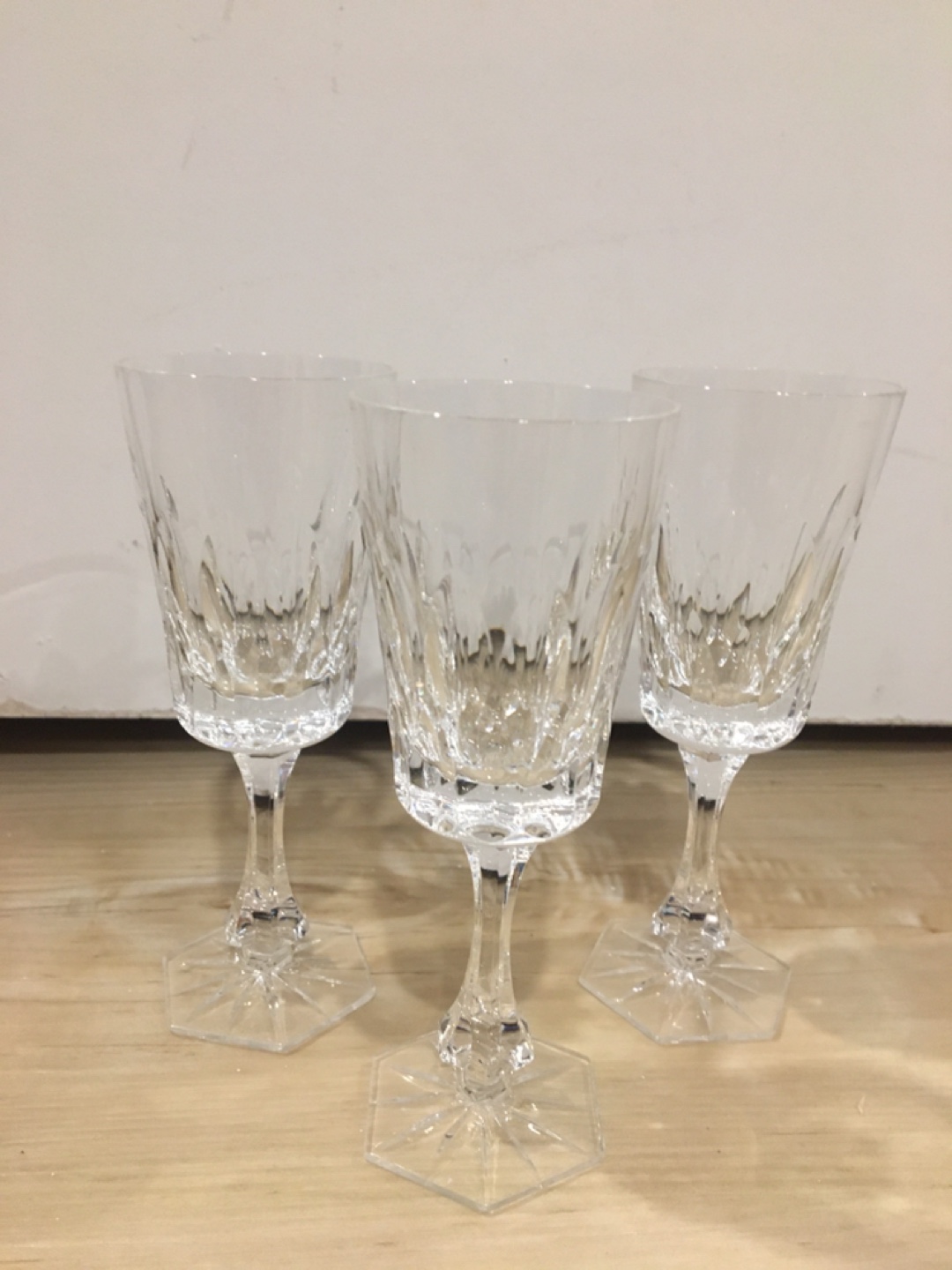 Set of 5 Clear Cut Glass Wine Glasses - photo 3