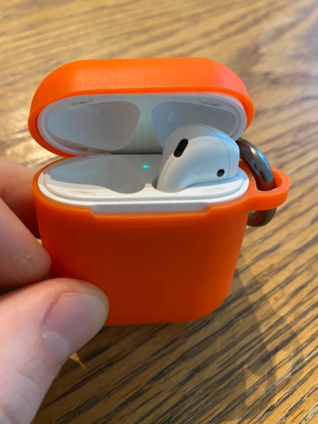 Apple AirPods (2nd Gen) with Lightning Charging Case