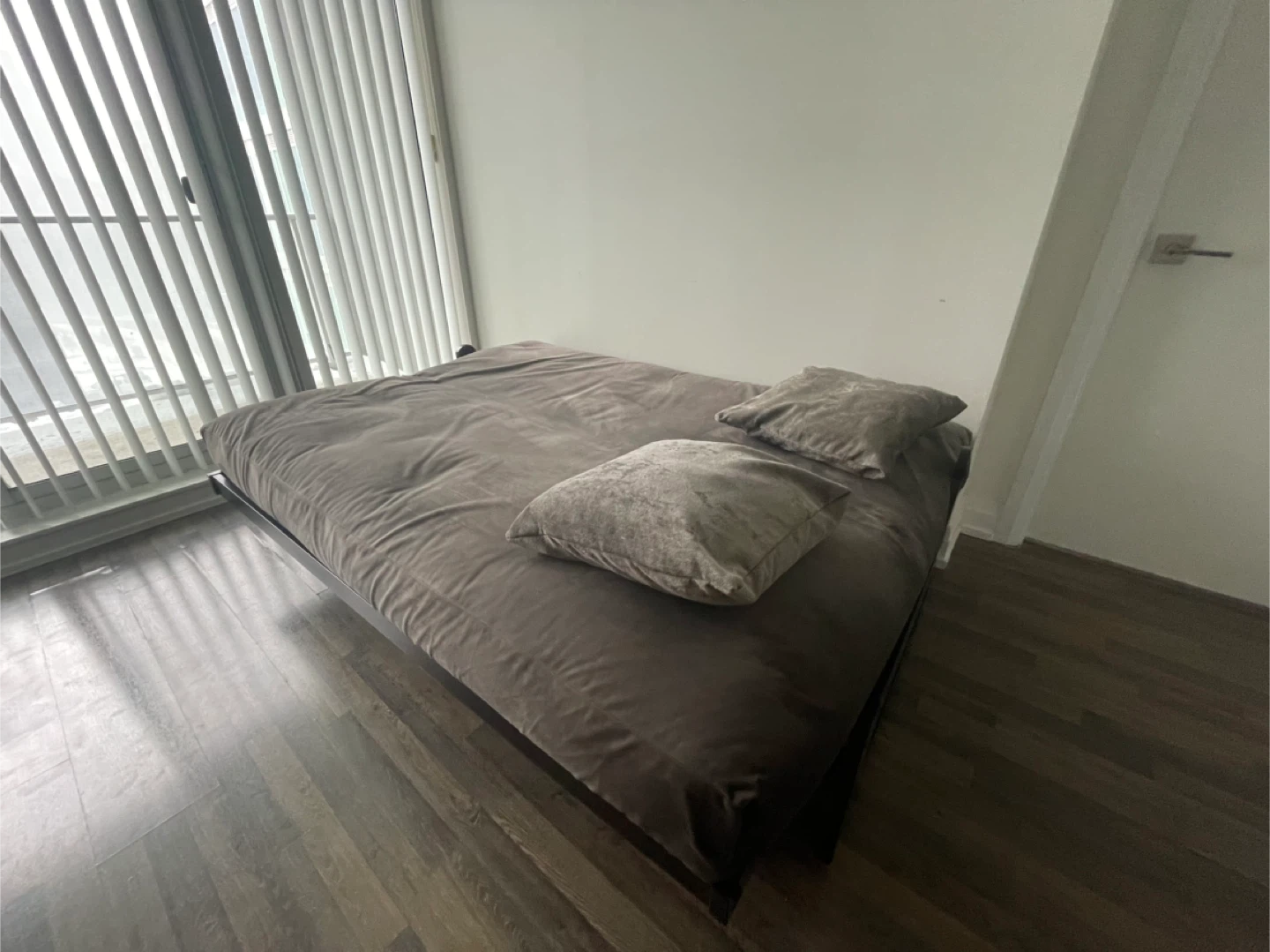 Futon Sofa-Bed (with all accessories) - photo 2