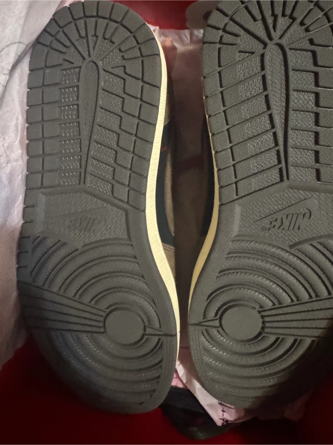 Nike Air Jordan 1 Low Travis Scott "Reverse Mocha" - photo 3