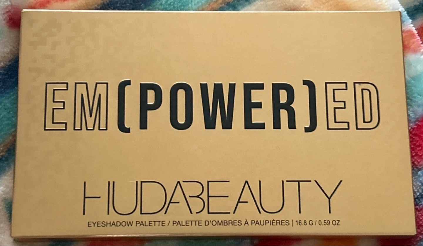 HUDA BEAUTY Empowered Eyeshadow Palette