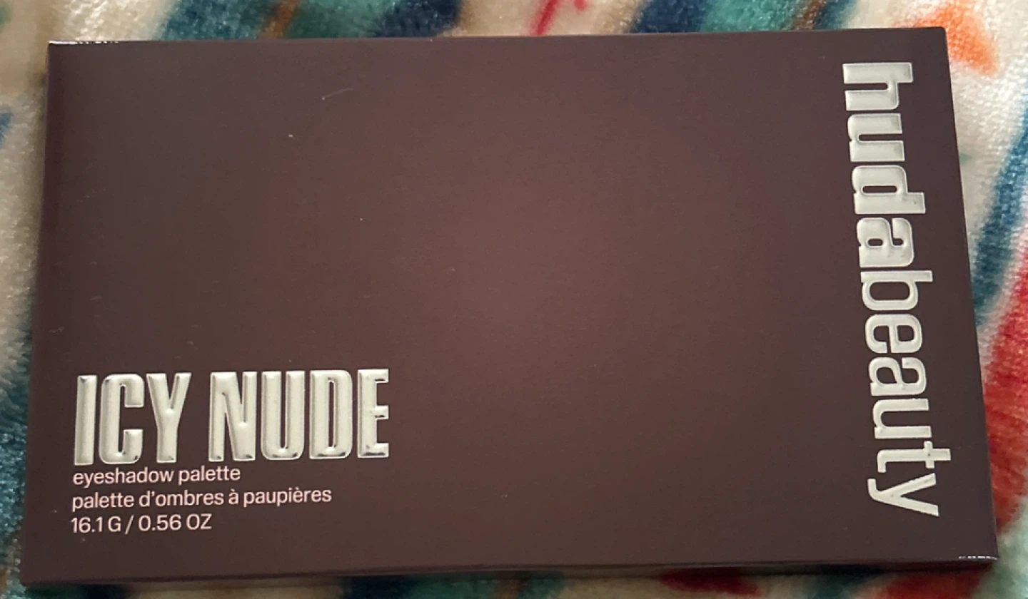 Huda Beauty Icy Nude Eyeshadow Palette