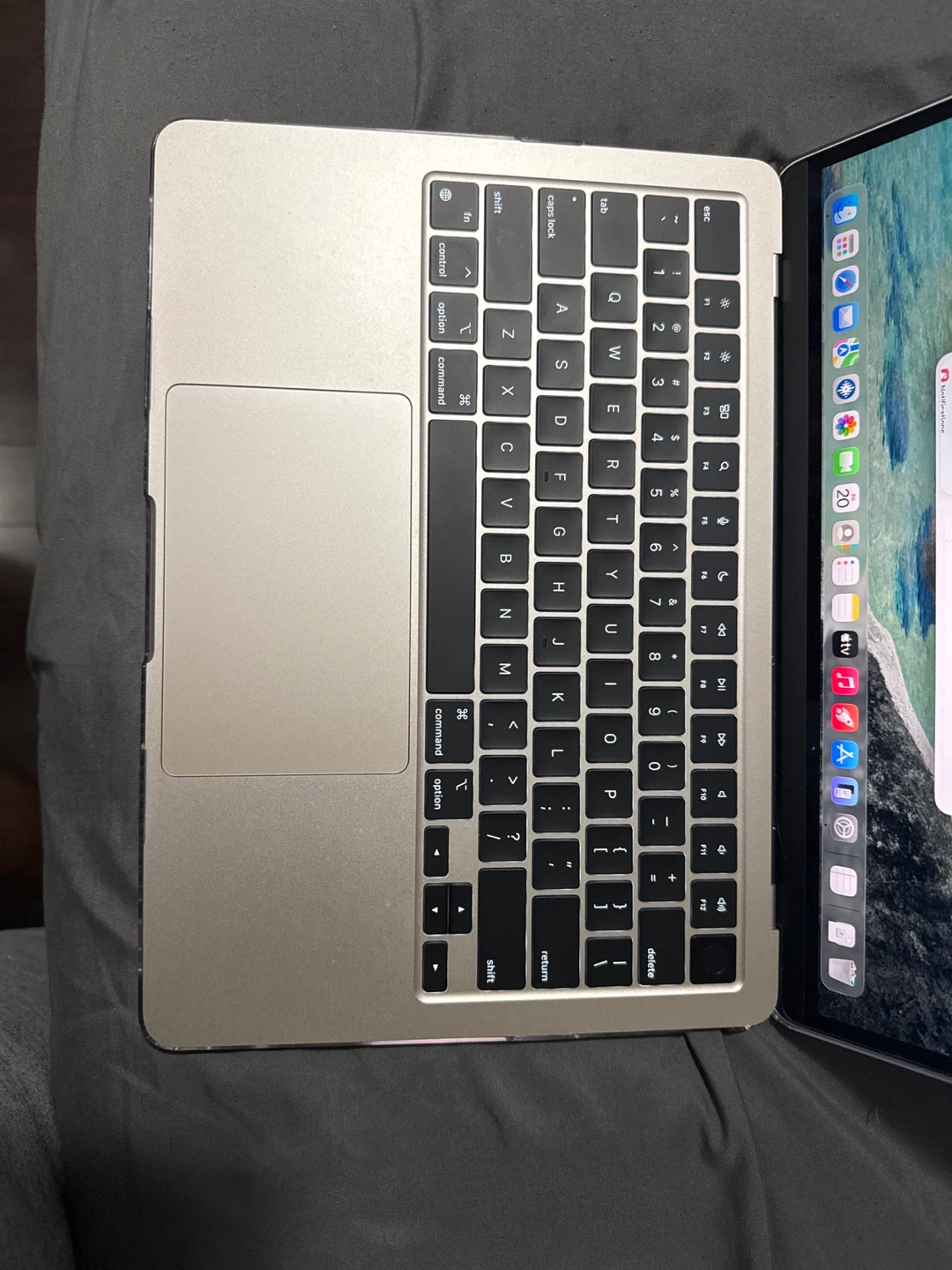 Apple MacBook Air M2 - photo 2