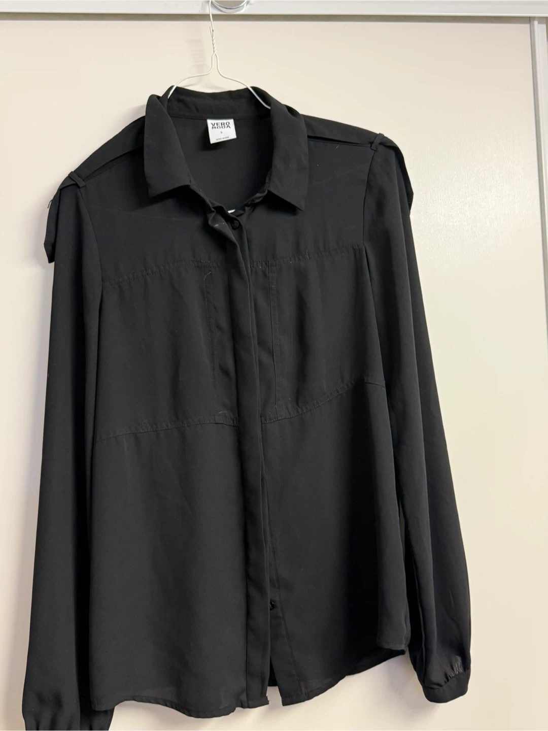 🥕Black Button-Up Blouse