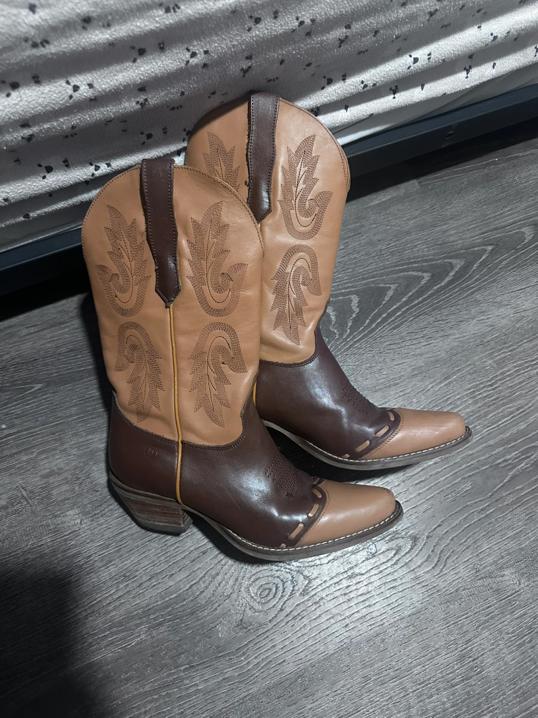 Dingo Leather Cowboy Boots - Camel/Brown