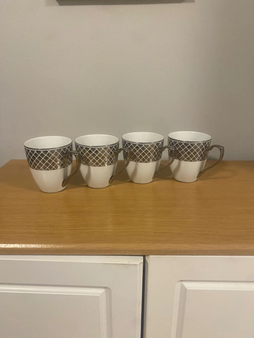Set of 4 Ceramic Mugs with Geometric Design - photo 3