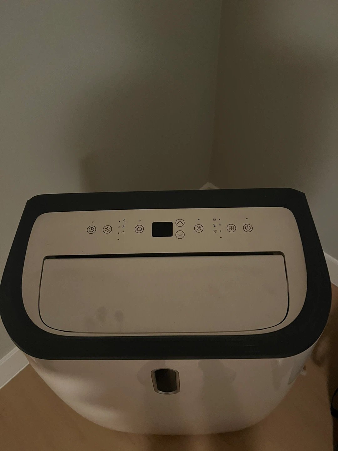 12,000 BTU Portable AC – 2022 Rintuf – Excellent Condition - photo 2