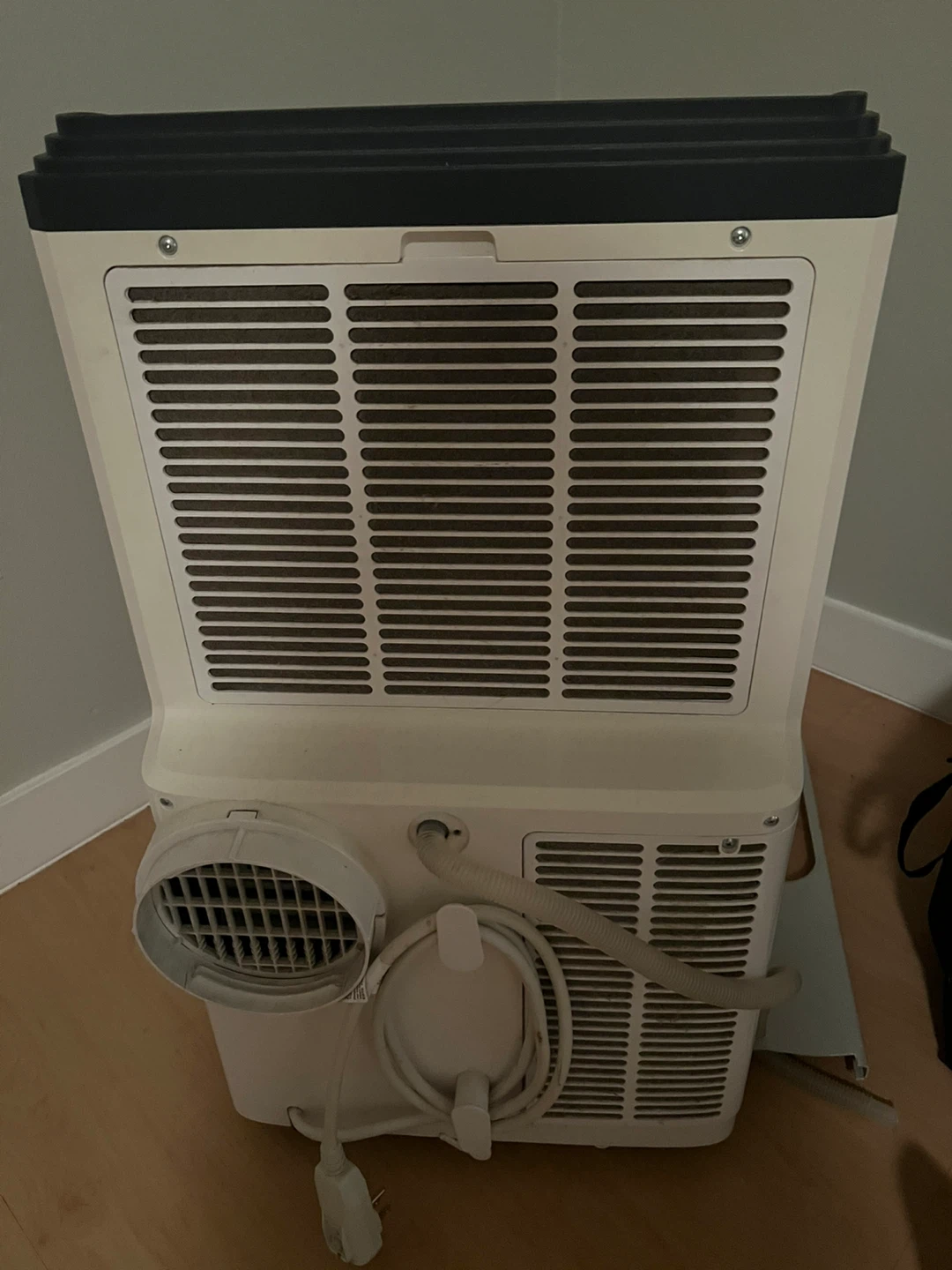 12,000 BTU Portable AC – 2022 Rintuf – Excellent Condition - photo 3