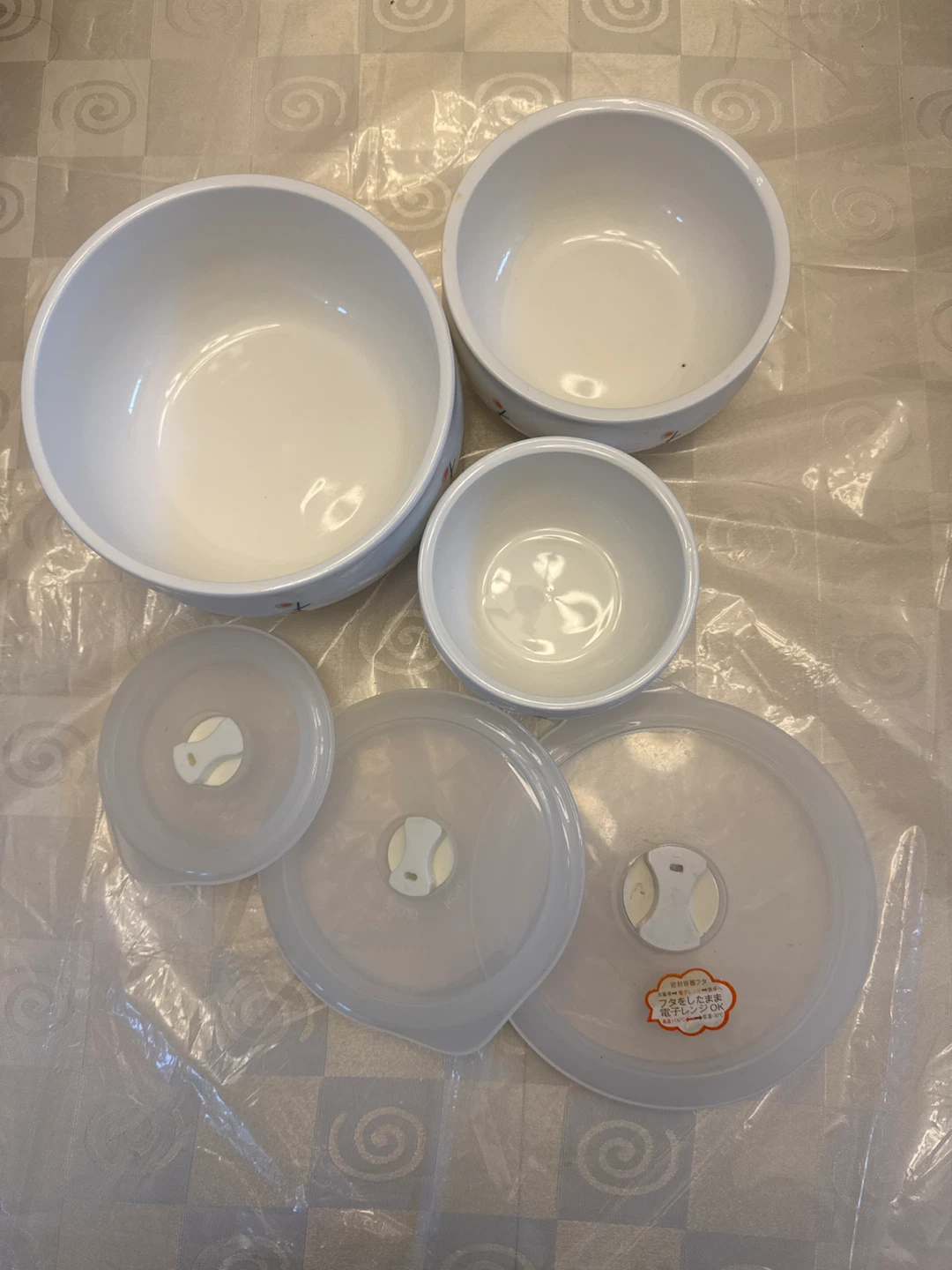 Set of 3 White Bowls with Lids - photo 5