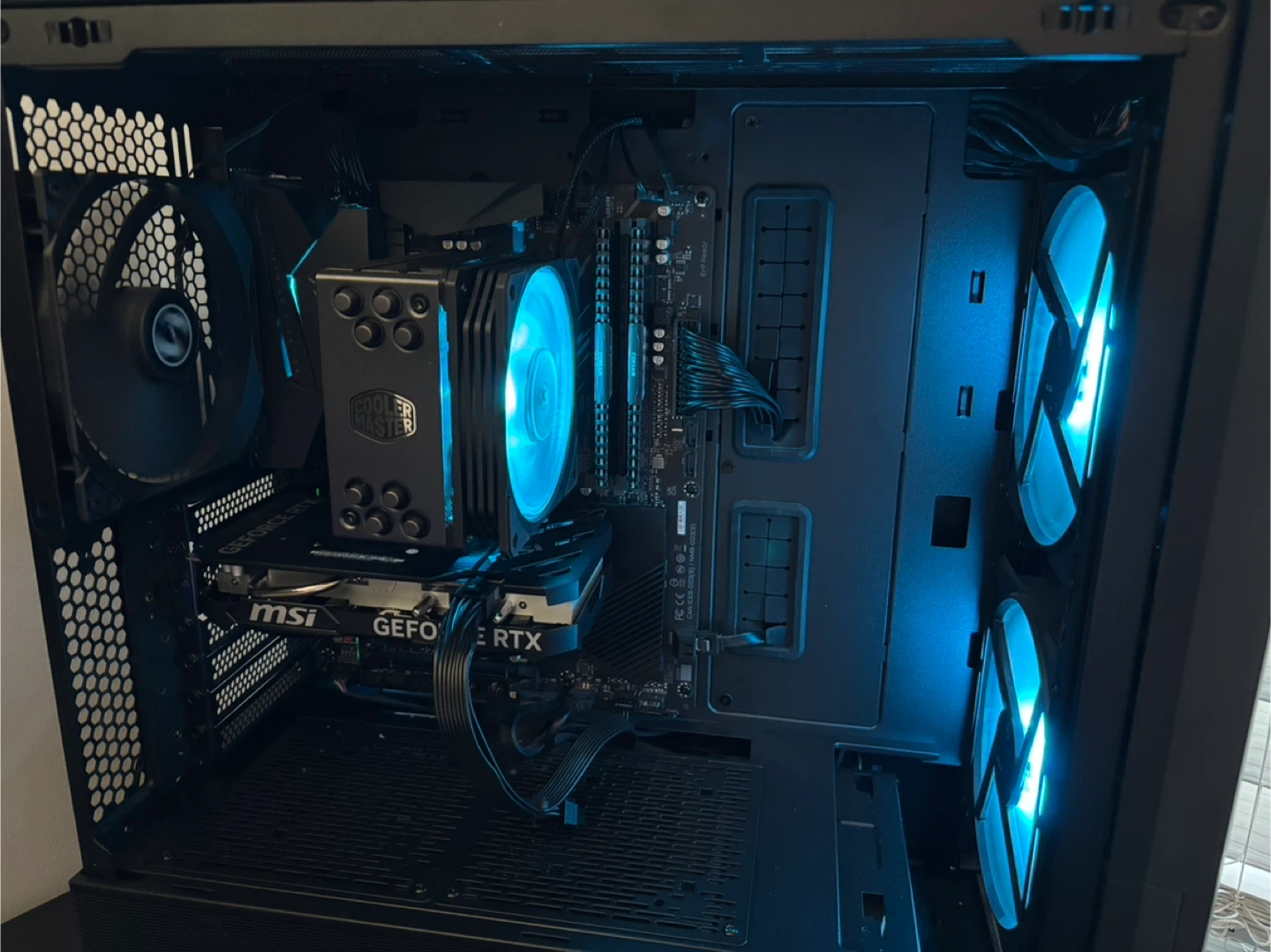 RTX 4060 Gaming PC | Ryzen 5 5600X | 16GB RAM | 1TB SSD - photo 2