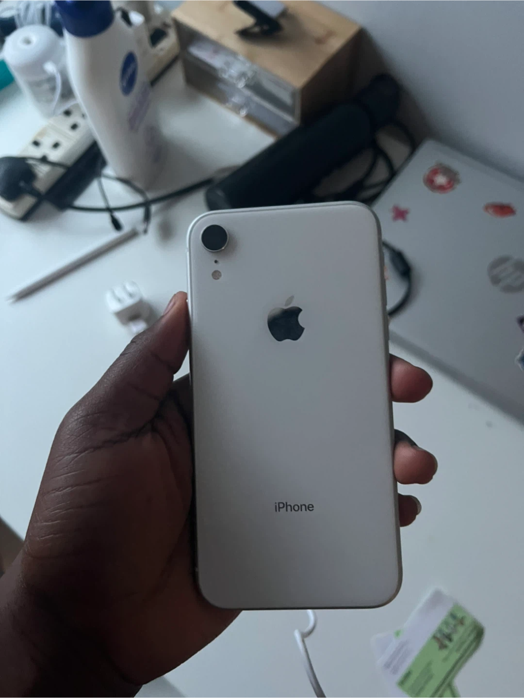 iPhone XR - photo 2