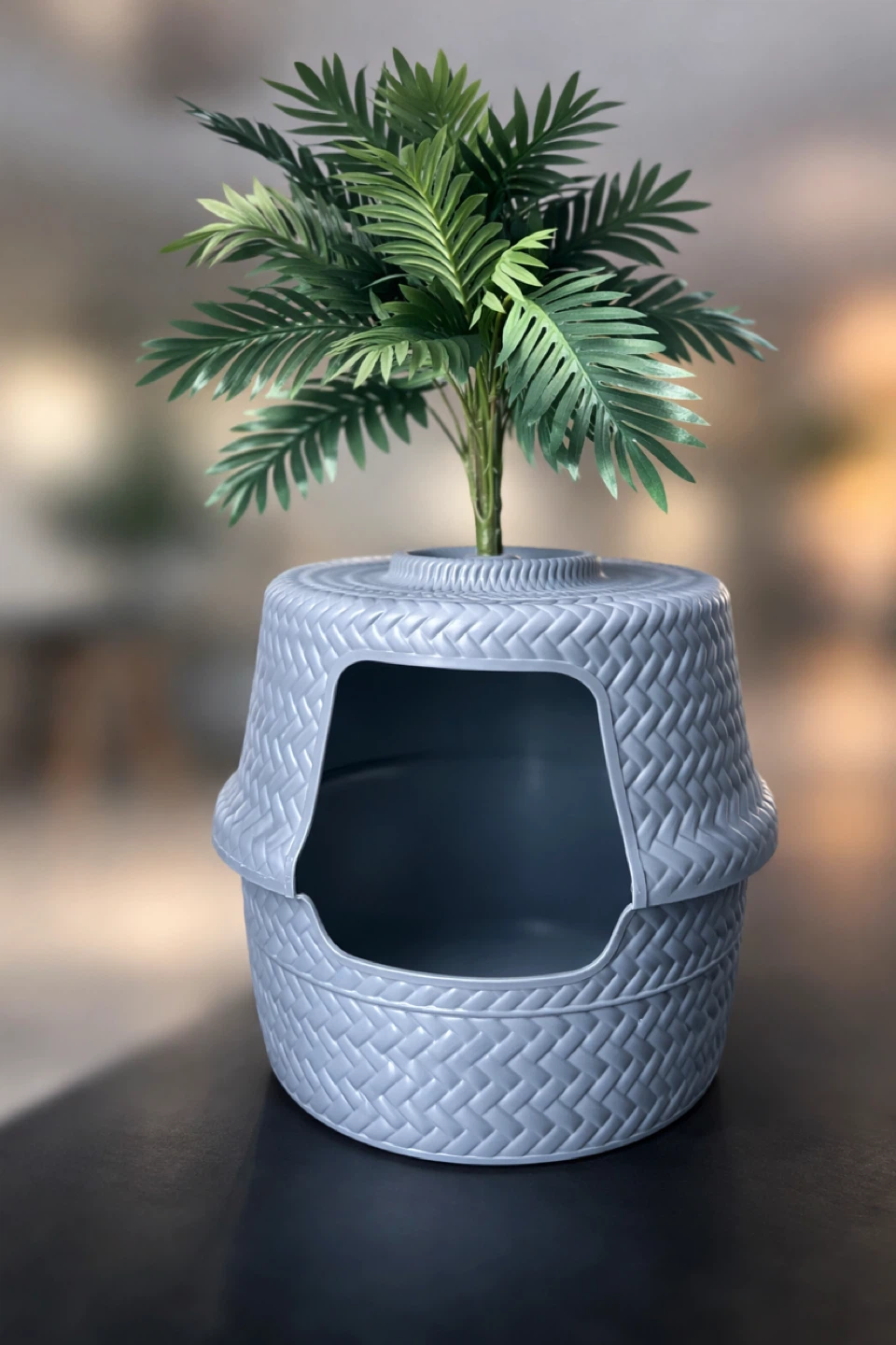 Decorative Litter Box with Faux Plant