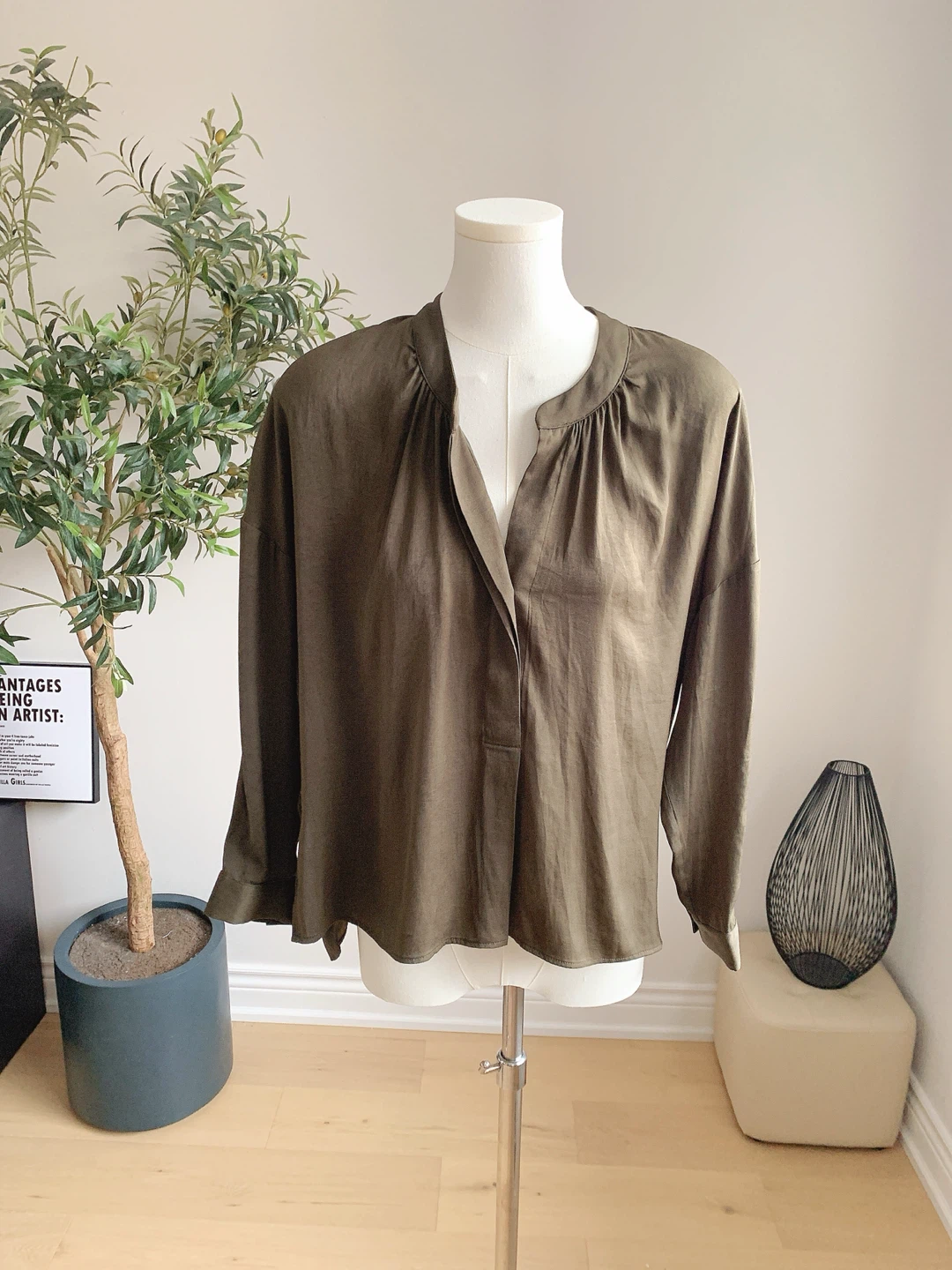 Babaton Olive Satin Blouse XS Oversized