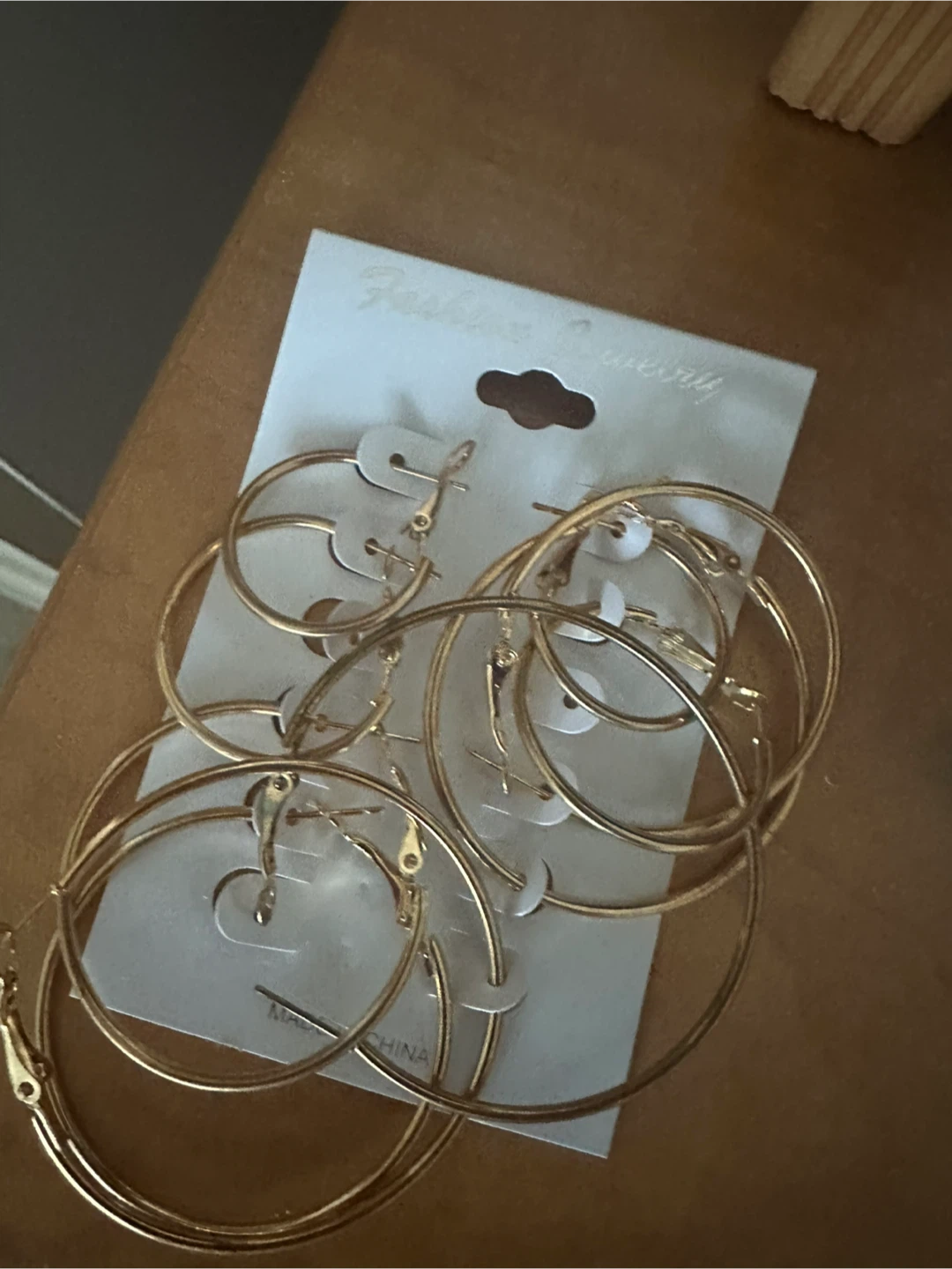 new unworn Gold Tone Hoop Earrings Set