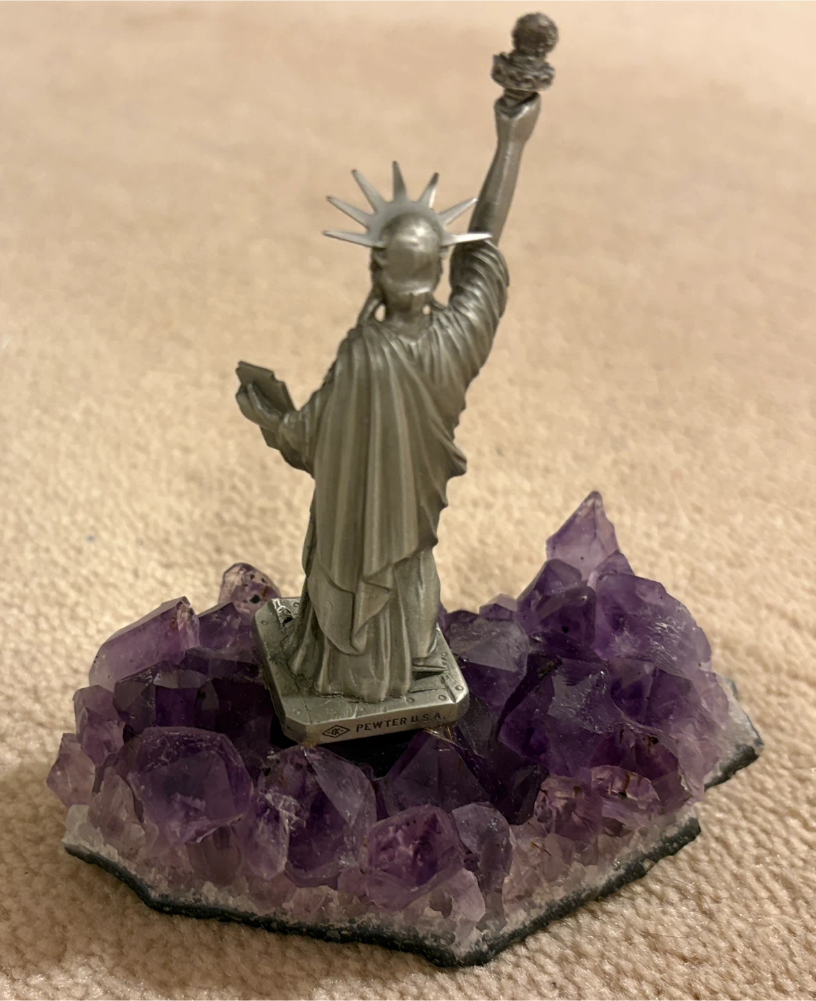 Pewter Statue of Liberty on Amethyst Geode - photo 2