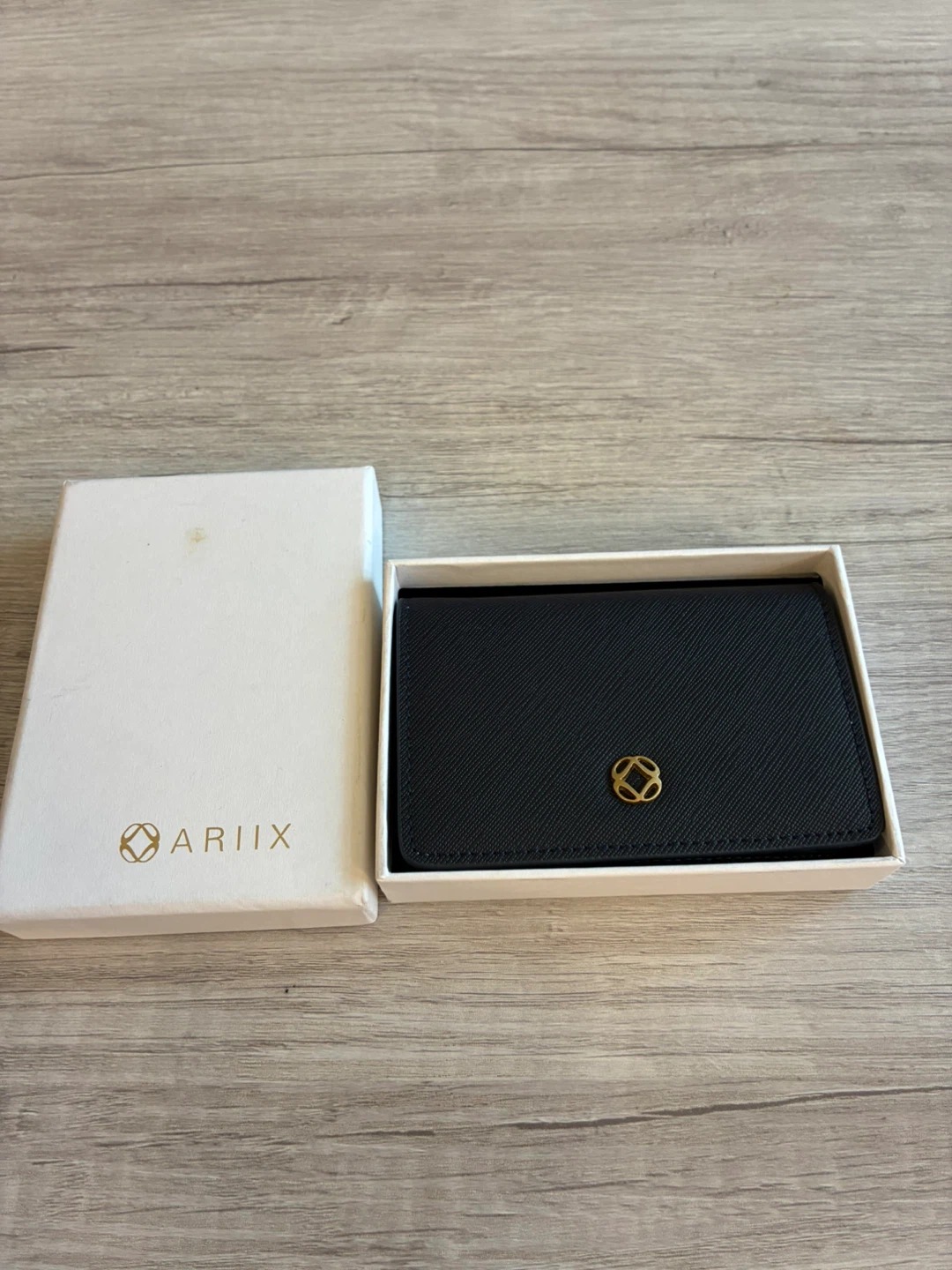 ARIIX Card Holder