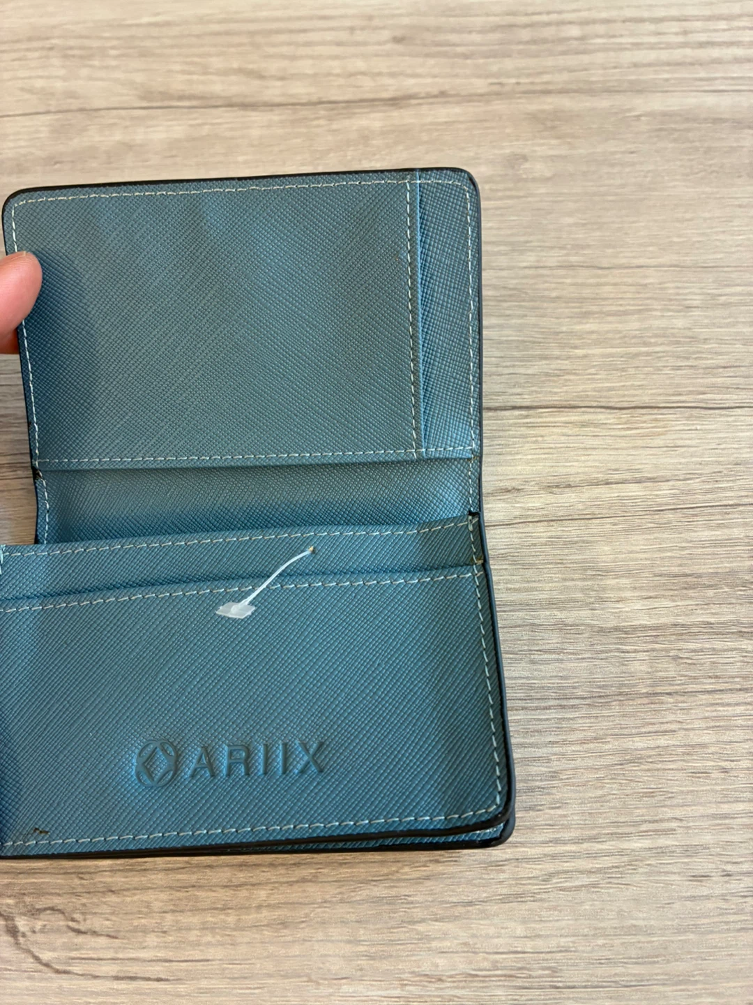 ARIIX Card Holder - photo 2