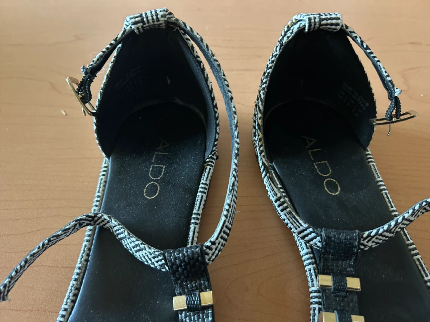 10 size ALDO Women's Black and White Patterned Flat Sandals - photo 2