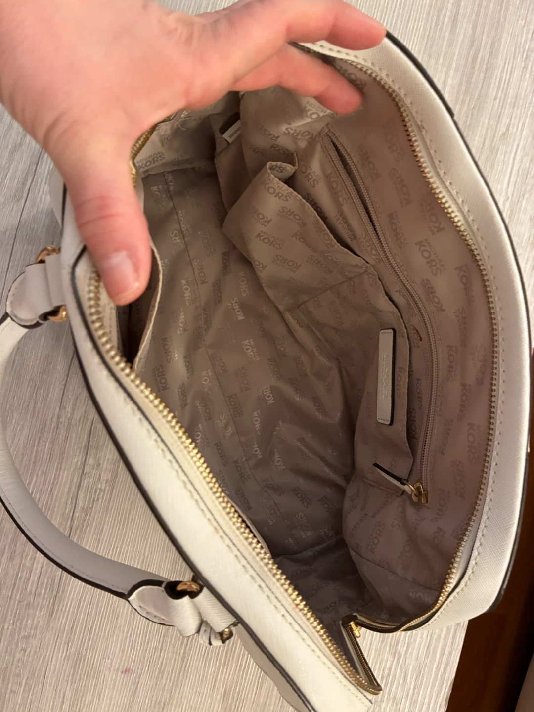 Michael Kors White Satchel Handbag - photo 2