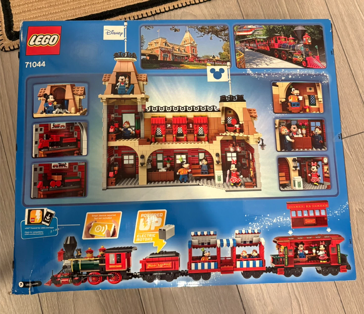 LEGO Disney Train Station 71044 - photo 2