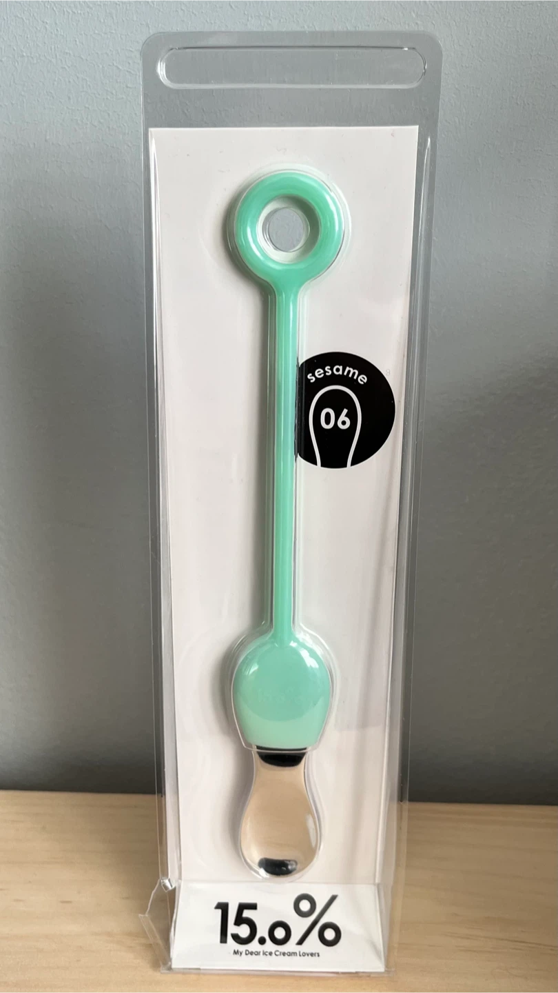 Portable ice cream scoop