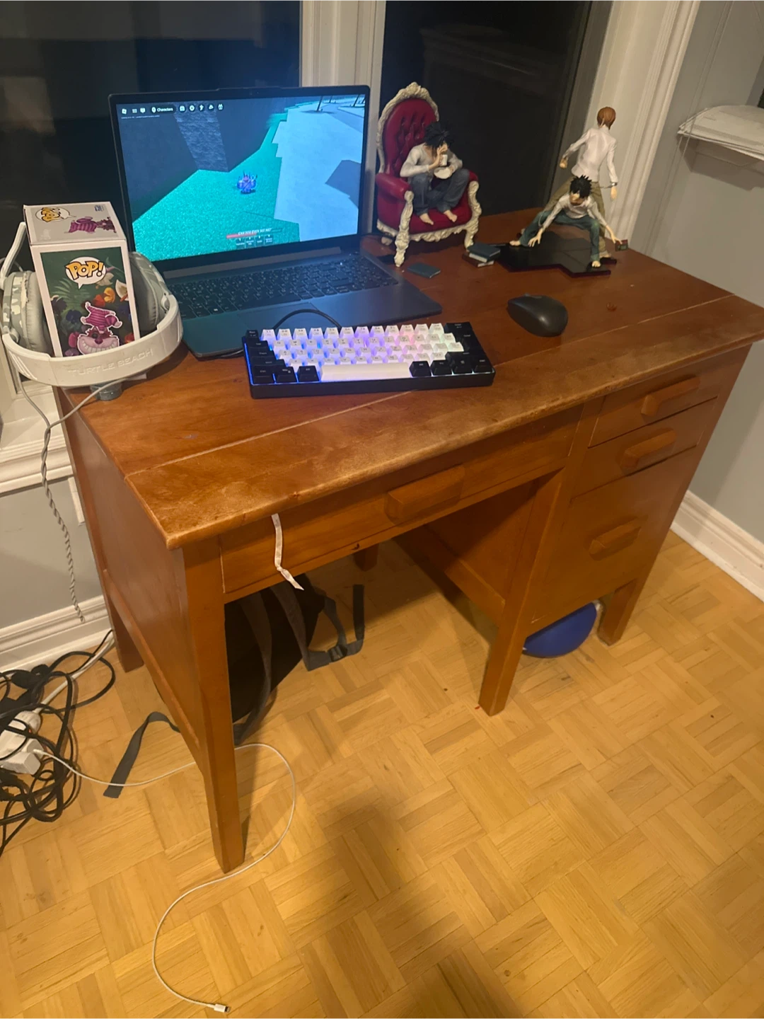 Free desk