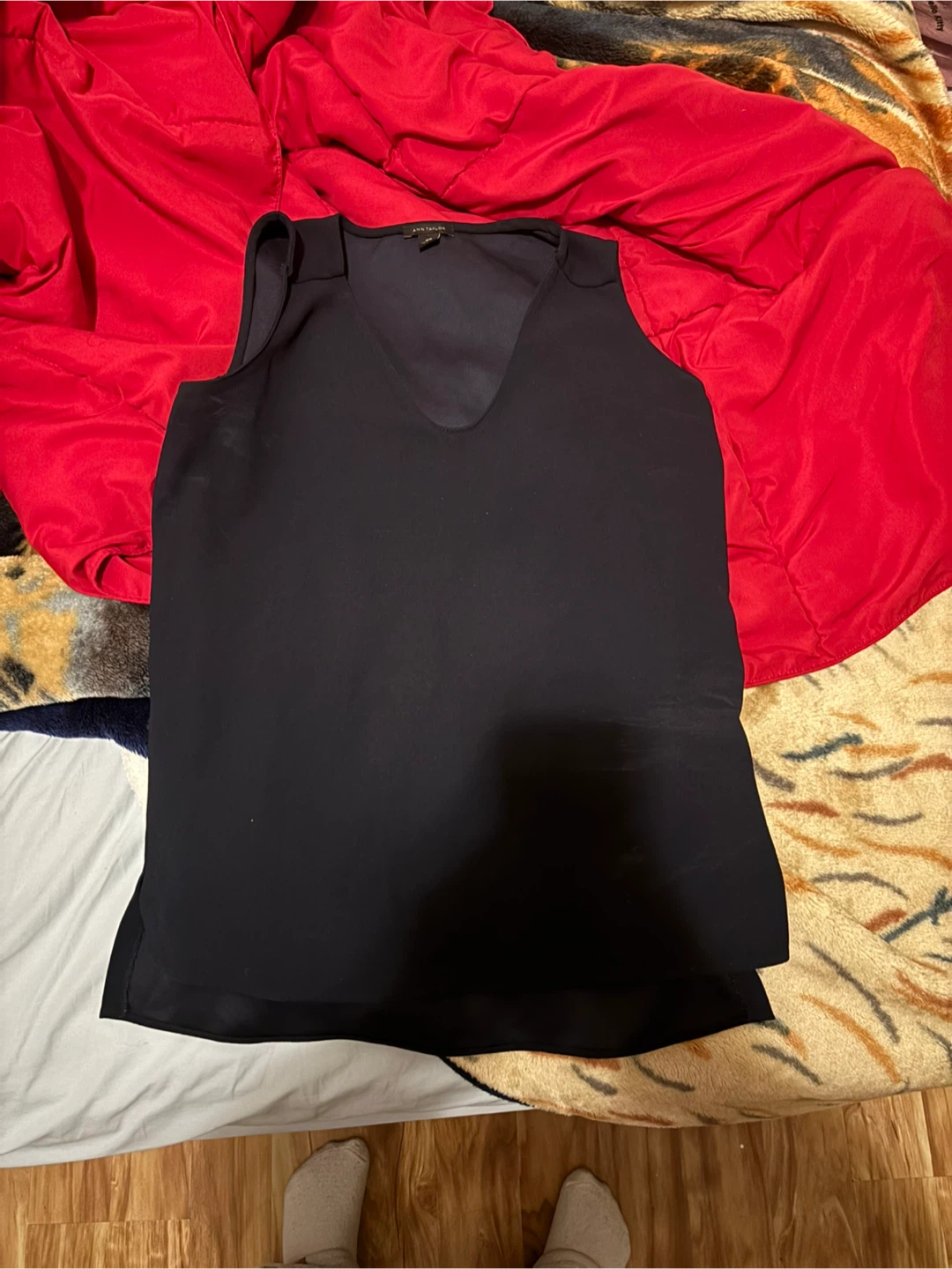 Ann Taylor Black V-Neck Sleeveless Top