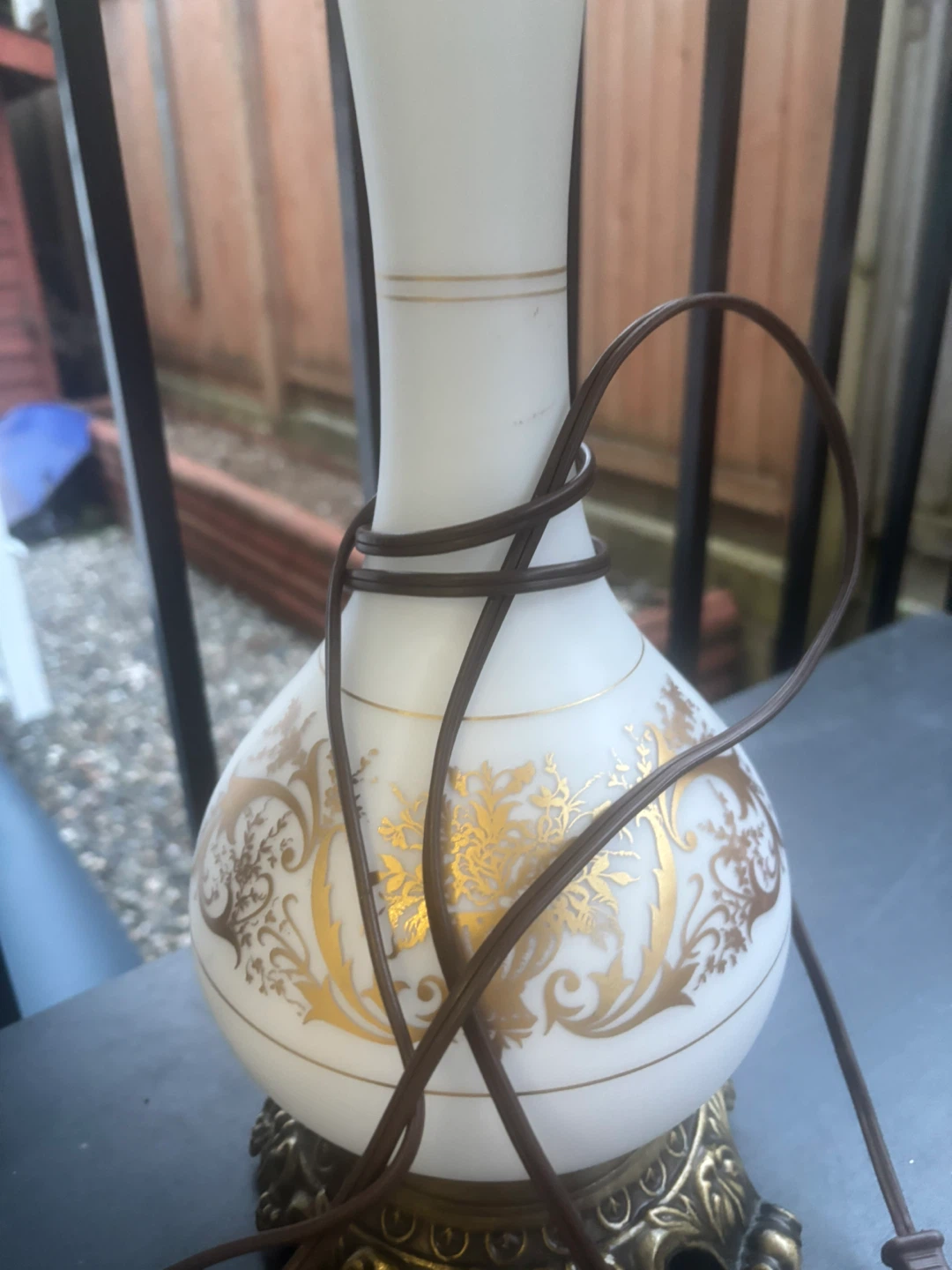 Vintage Table Lamp with White Shade and Gold Detail - photo 5
