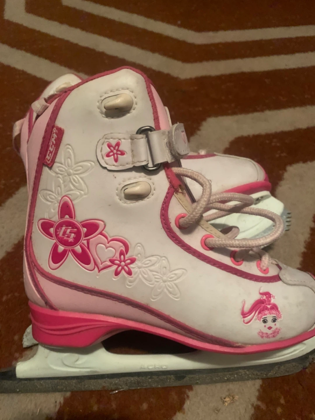 CCM Figure Skates - White & Pink - little Girls Size 13 - photo 3