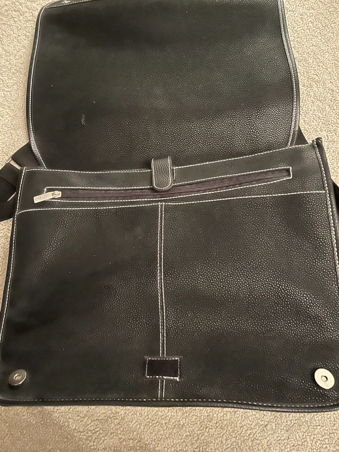 Black Messenger Bag 🥕 - photo 2