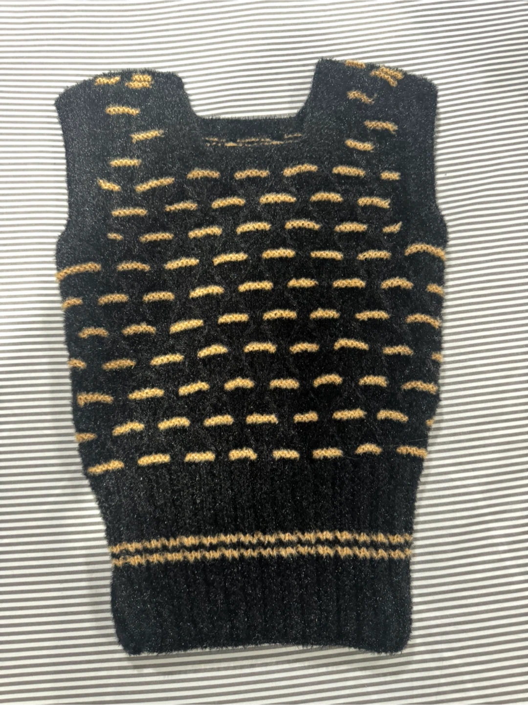 Black and Tan Knit Sleeveless Sweater Vest