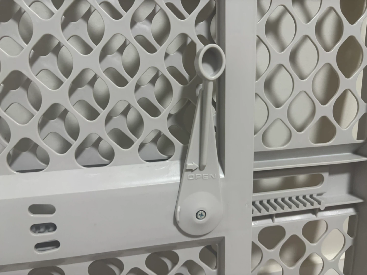Baby safety gate new condition - photo 5