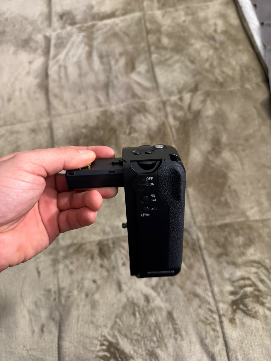 Neewer Battery Grip for Sony A7 II/A7R II/A7S II - photo 3