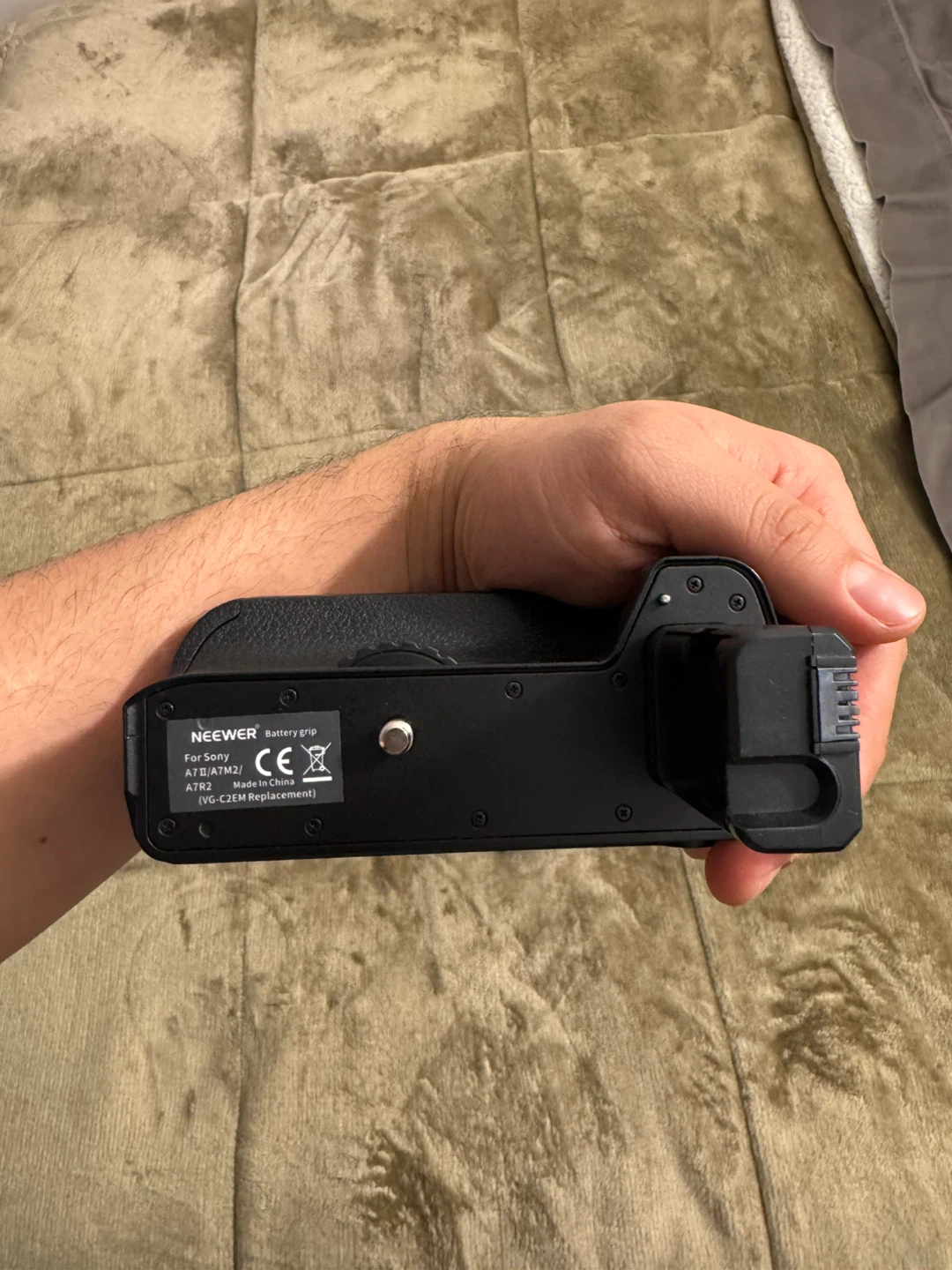 Neewer Battery Grip for Sony A7 II/A7R II/A7S II - photo 2